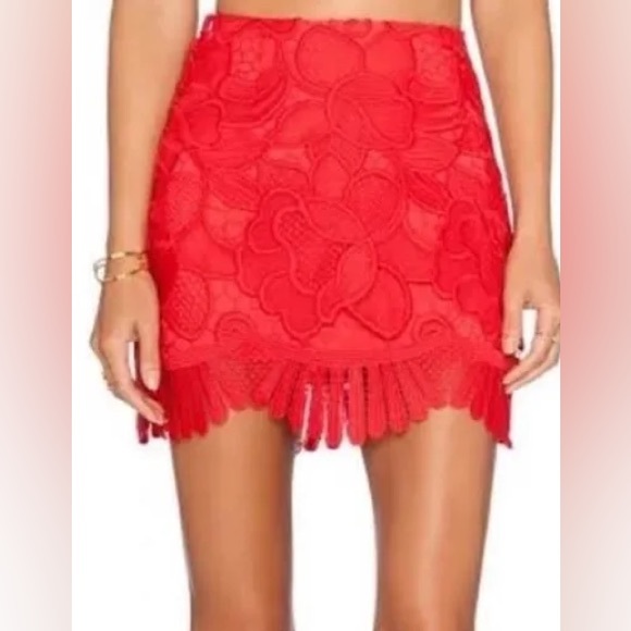 Lovers + Friends Dresses & Skirts - Lovers + Friends Vibrant Red Floral Mini Skirt
Womens lace Fringe Sz s